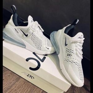 Nike Women's Air Max 270 Shoes